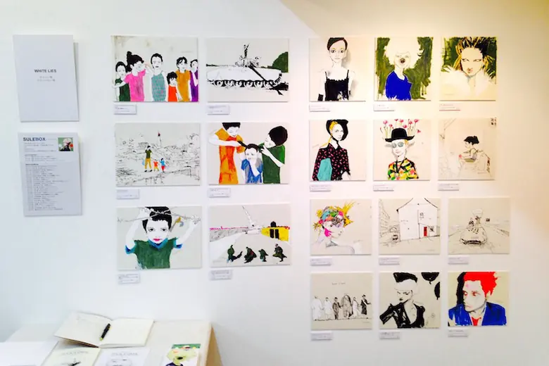 White lise. — Exhibition view