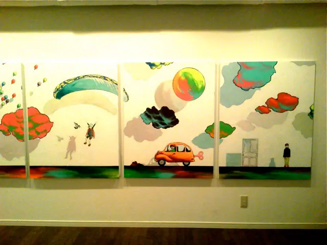 "PLASTIC TOWN" is SULEBOX first solo exhibition. — A paraglider and a car and the door in the PLASTIC TOWN.